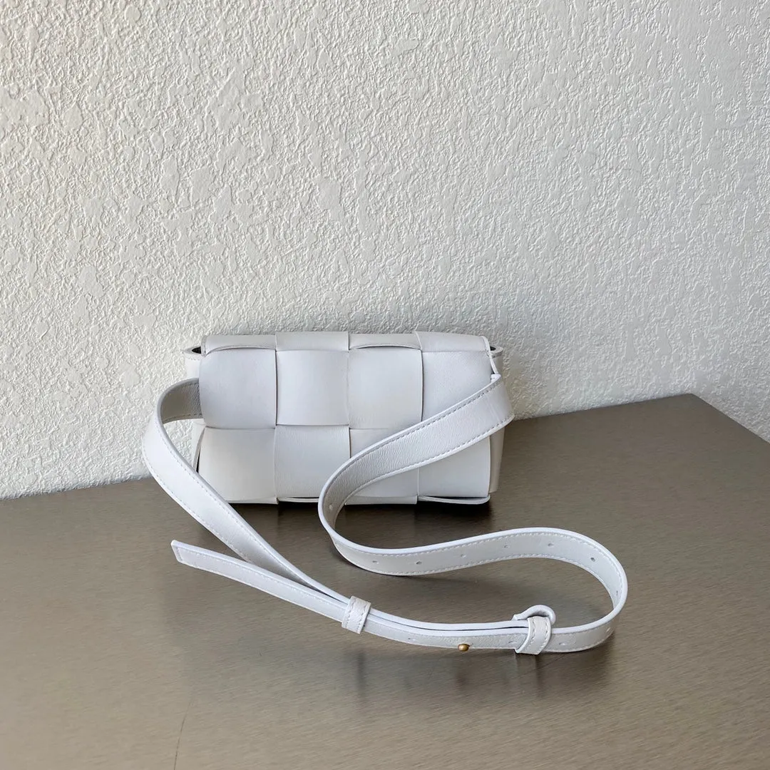 BV Belt Cassette White, For Women, Women’s Bags 7in/18cm 668572VMAY19009