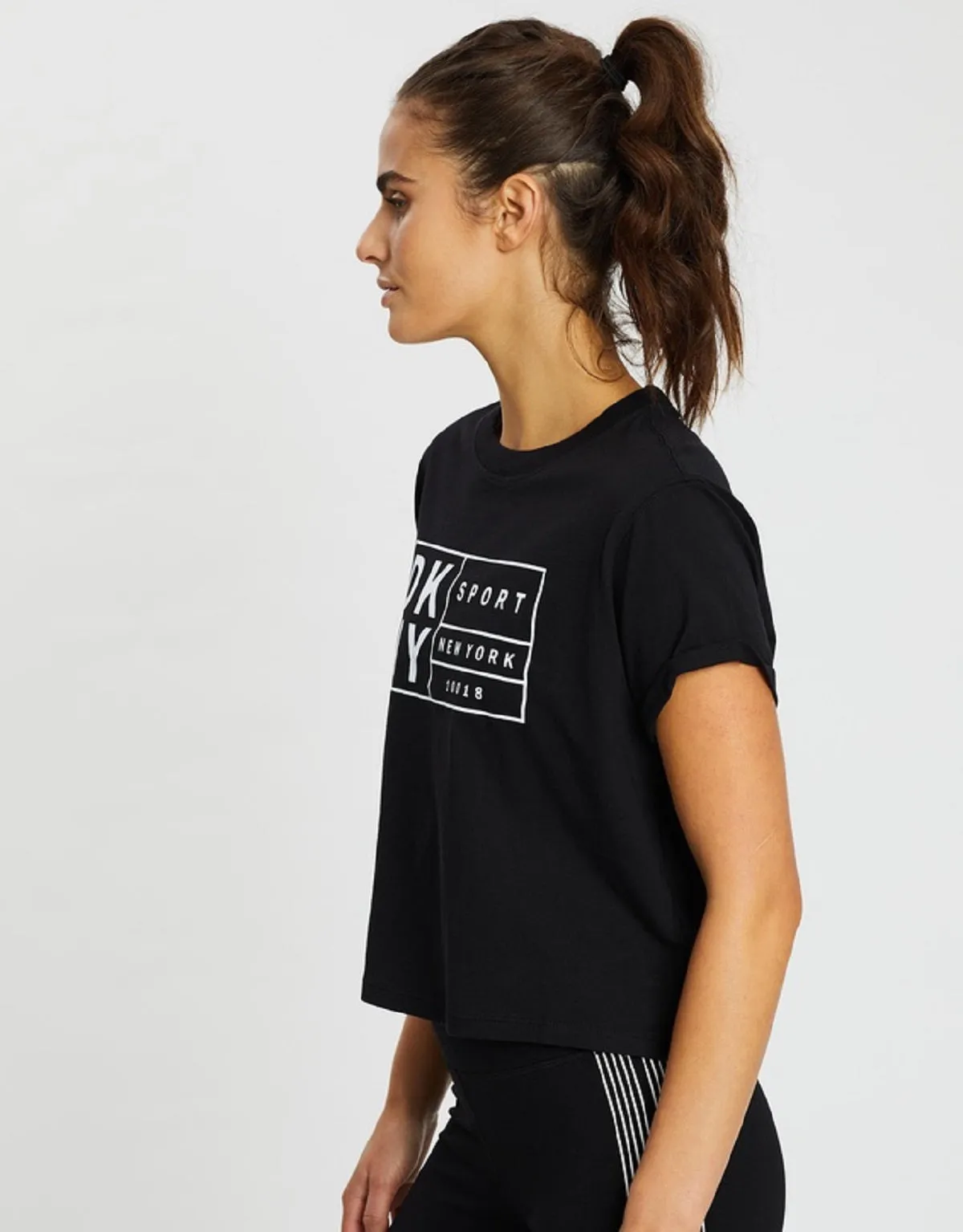 DKNY Women's Sport Boxy Tee Oversized Label Cropped T-Shirt, Black, S