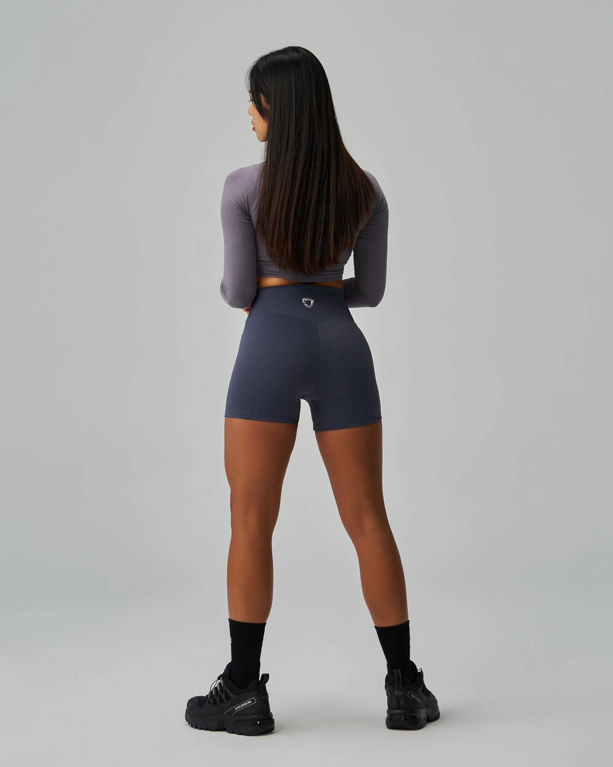 Essential High-Waisted Shorts 4"