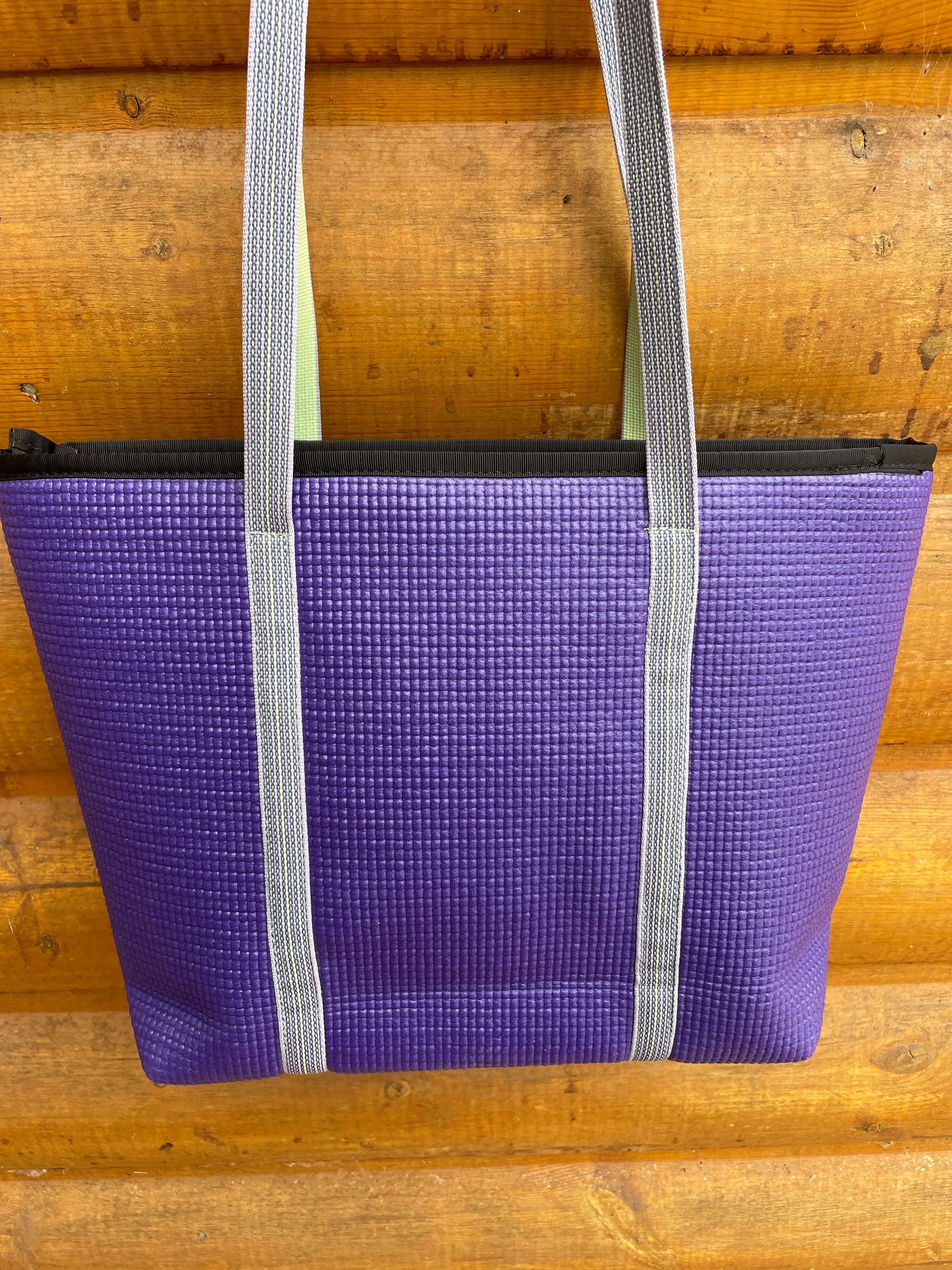 OM Tote Bag ZIPPER top-Purple